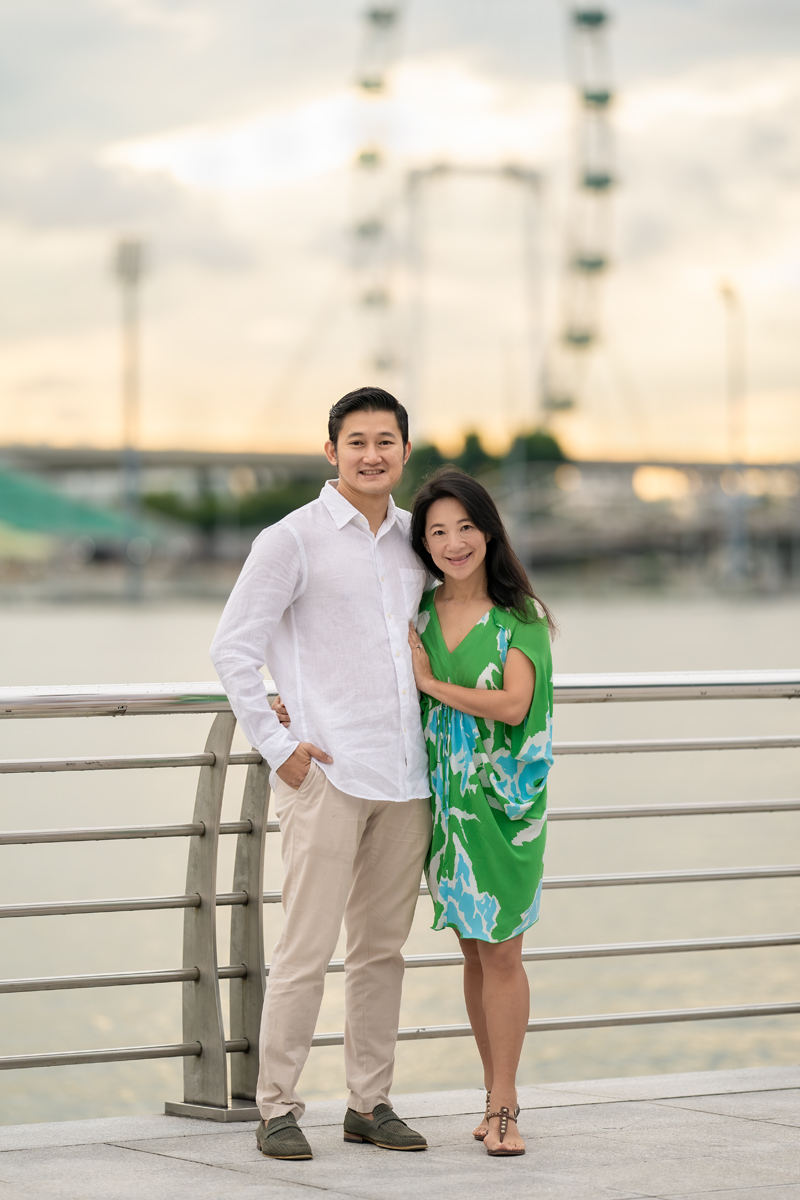couple at Merlion park