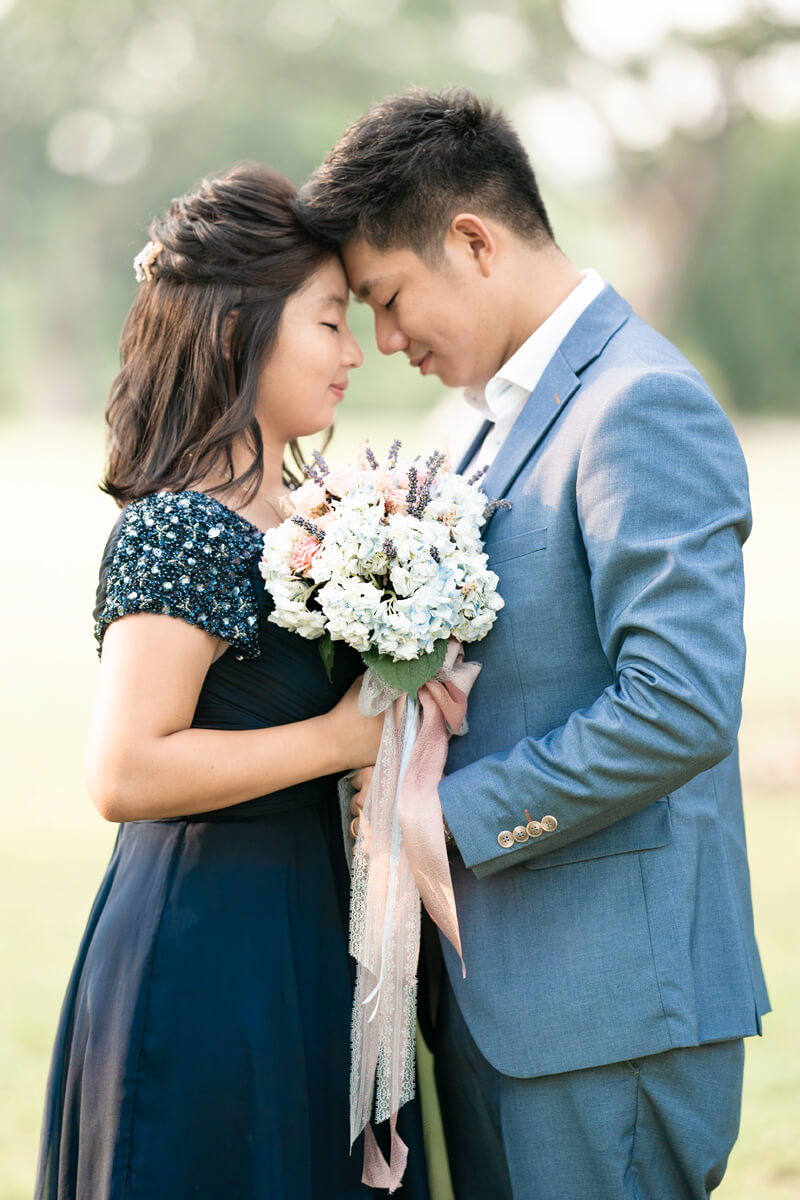 wedding couple head to head pose