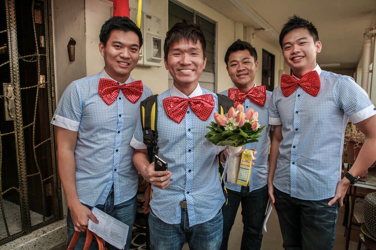 wedding gate crashing brothers